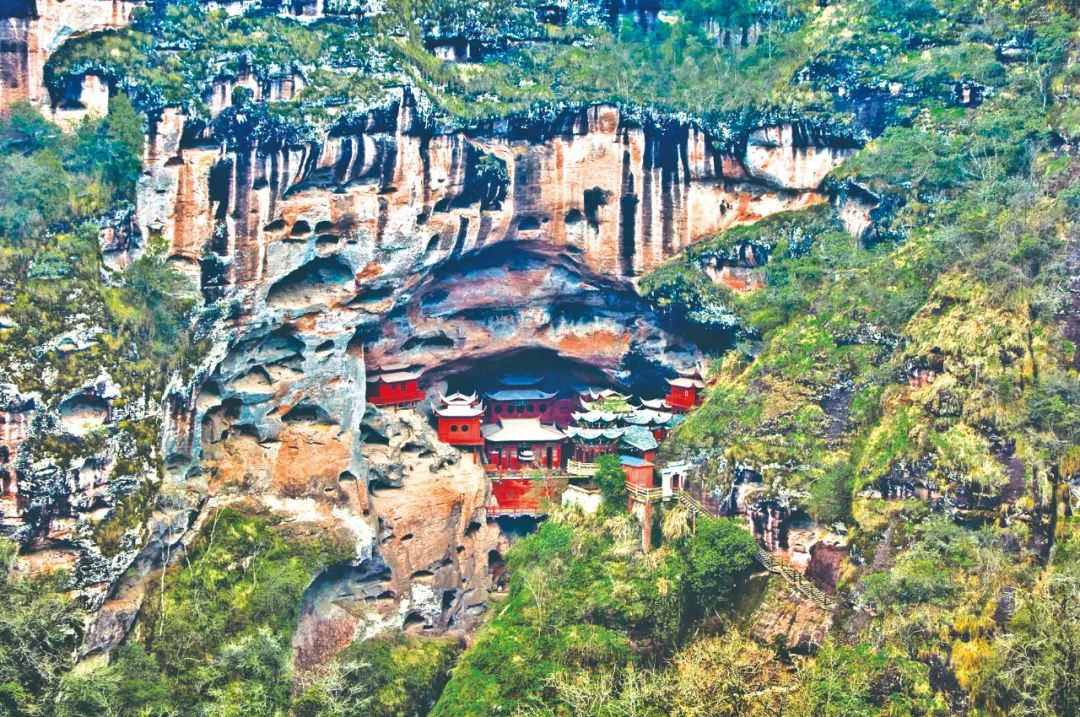 被誉为南方悬空寺的甘露寺